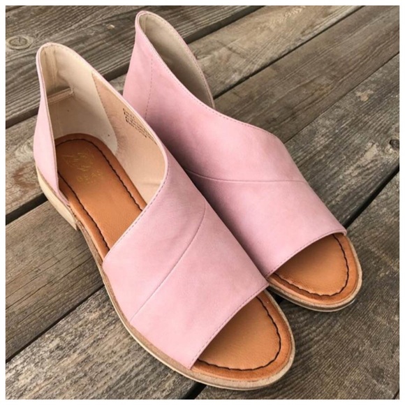 SALE✨New blush peep-toe vegan leather shank flat - Picture 7 of 7